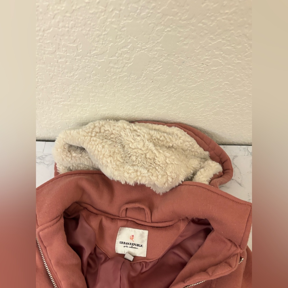 URBAN REPUBLIC Girls Heavyweight Sherpa Lined Jacket  4T Coat Hooded Full Zip​ - Picture 2 of 6
